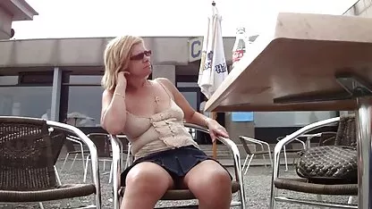 ソロ赤ちゃん症候群ツンツンニップルは、彼女がギュッとつoff アニメ youtube ジョジョ