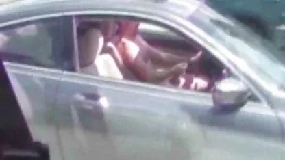 屋外のアマチュアの妻の共有 ユーチューブ アニ チューブ